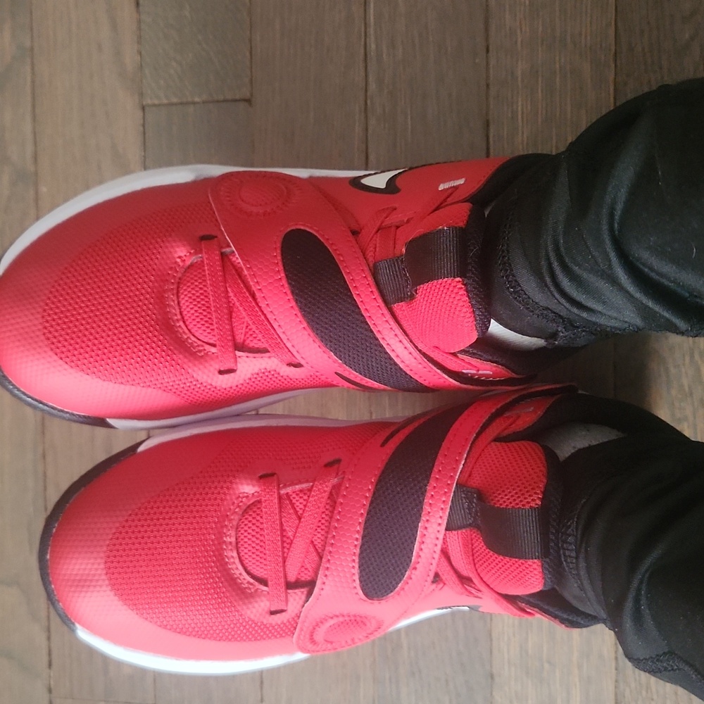 Brand New NIKE Team Hustle Red